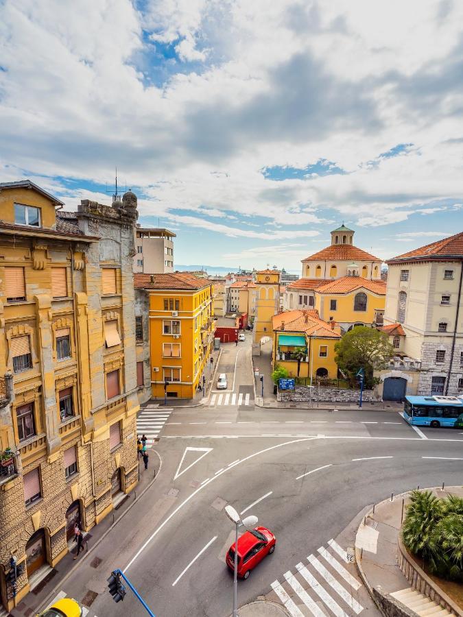 Grand Apartment In Strict Center Of Rijeka Luaran gambar