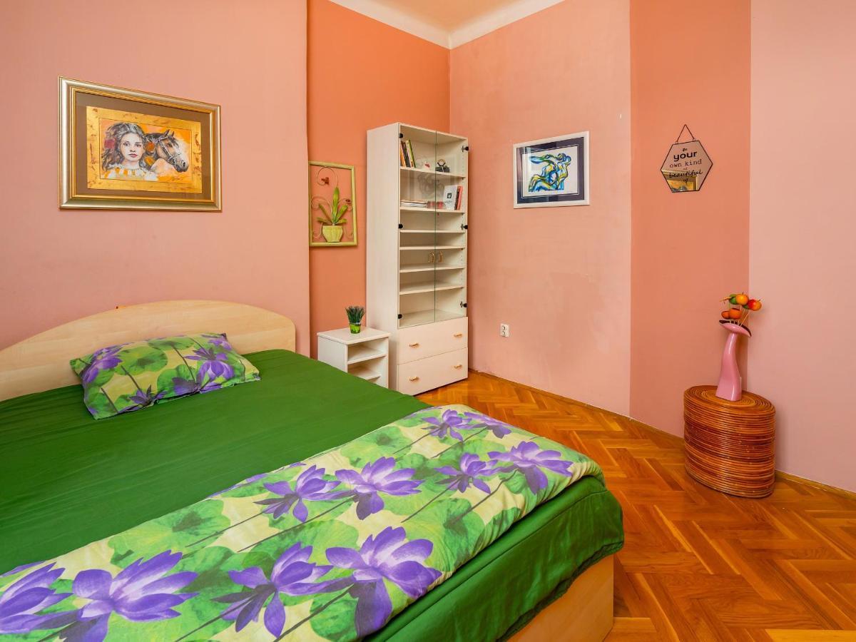 Grand Apartment In Strict Center Of Rijeka Luaran gambar